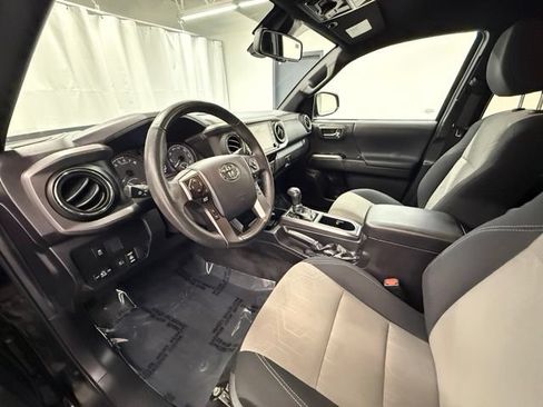 Certified 2023 Toyota Tacoma TRD Off-Road AWD/4WD image 12