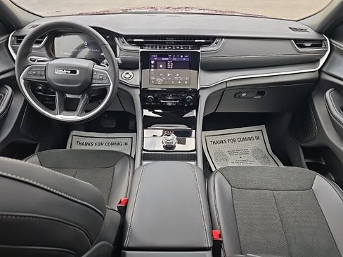 New 2025 Jeep Grand Cherokee L Altitude image 24