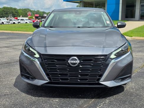 Used 2025 Nissan Altima 2.5 SV FWD image 4