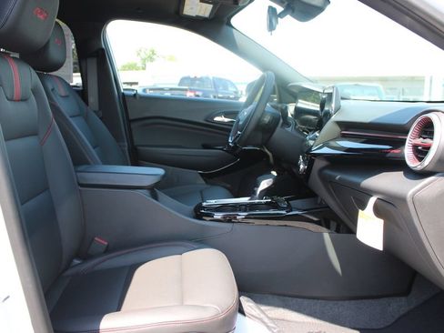 New 2026 Chevrolet Trax RS w/ Sunroof Package FWD image 29