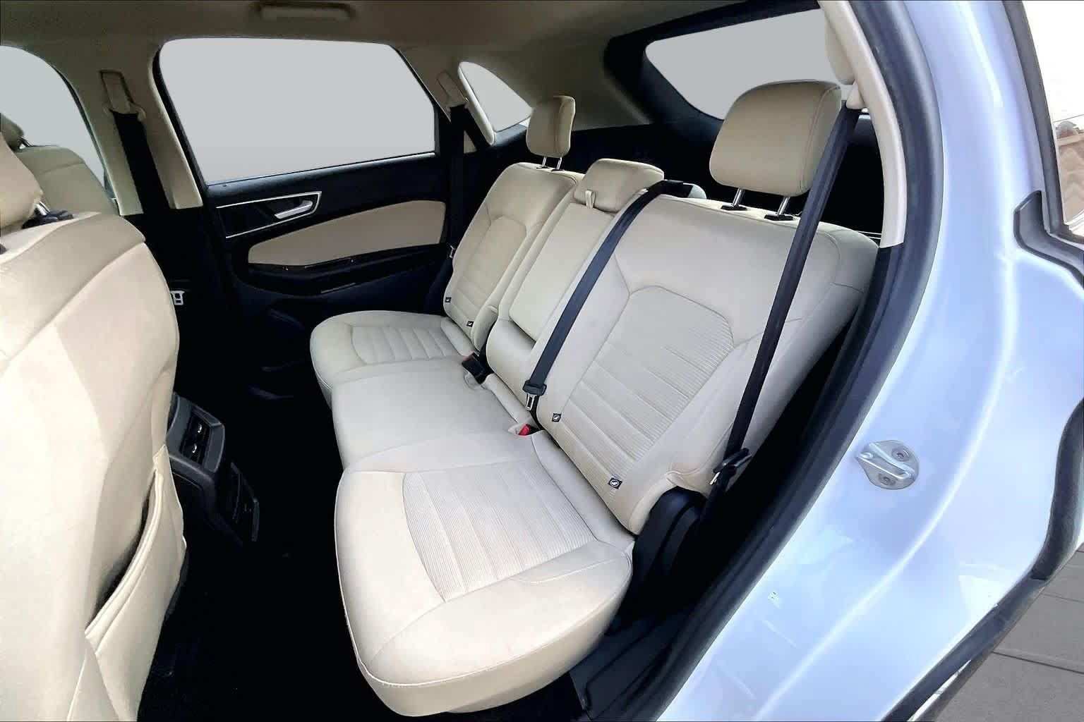 Used 2017 Ford Edge SEL FWD image 21