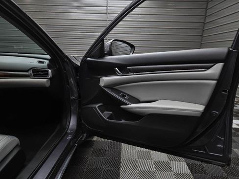 Used 2020 Honda Accord EX image 33
