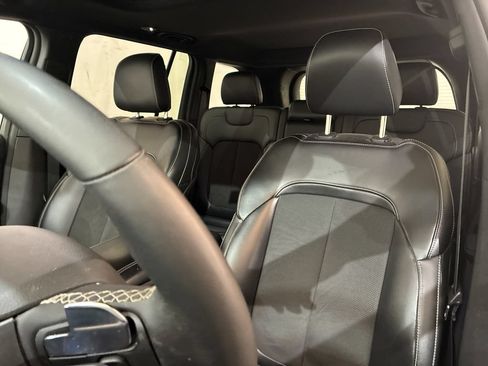 Used 2023 Jeep Grand Cherokee Altitude AWD/4WD image 13