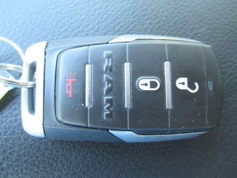 Used 2020 RAM 1500 Big Horn RWD image 33