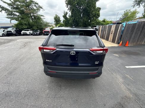 Used 2025 Toyota RAV4 XLE AWD/4WD image 2