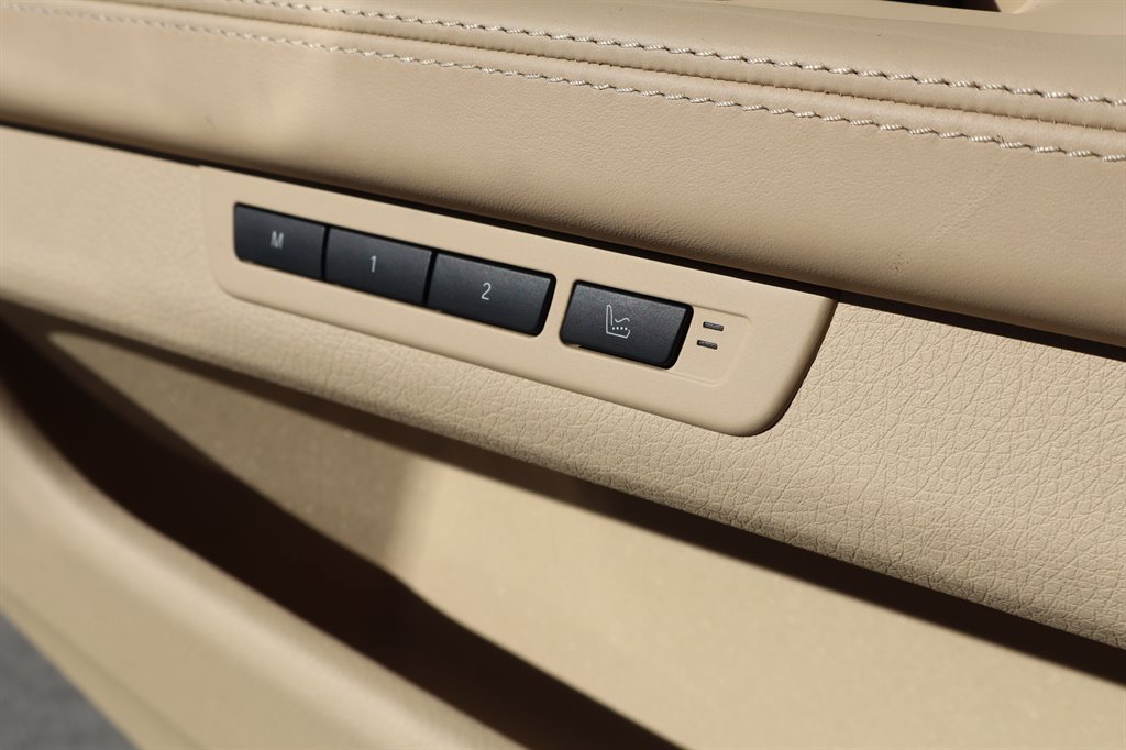Used 2013 BMW 750Li RWD image 21