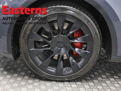 Used 2022 Tesla Model Y Long Range image 26