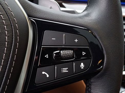 Certified 2023 BMW 540i xDrive w/ Premium Package image 18