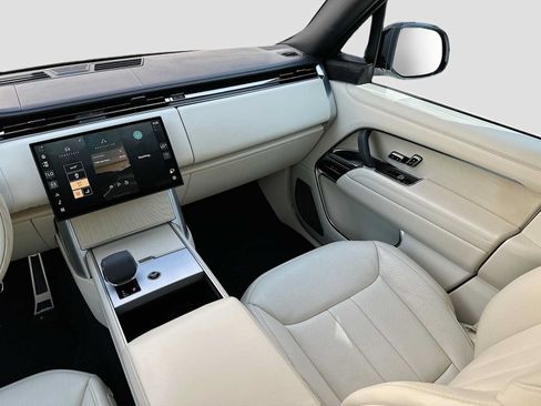 Used 2024 Land Rover Range Rover Autobiography AWD/4WD image 25