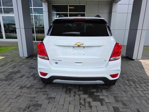Used 2020 Chevrolet Trax LT w/ LT Convenience Package AWD/4WD image 3