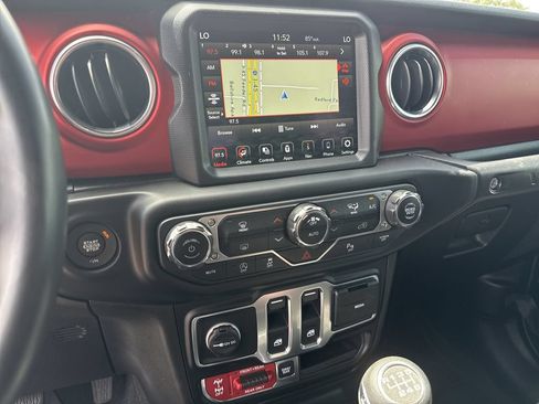 Used 2020 Jeep Wrangler Rubicon AWD/4WD image 22