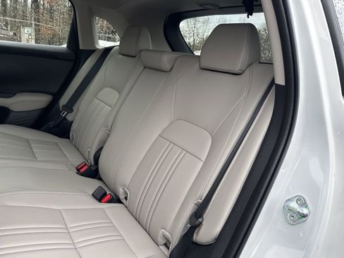 Used 2024 Honda HR-V EX-L image 11