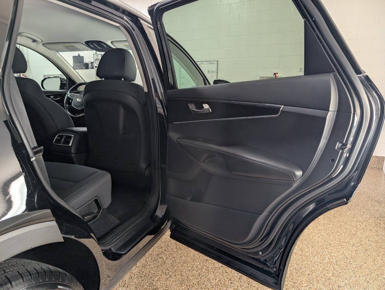 Used 2019 Kia Sorento AWD image 16