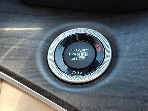 Used 2023 Jeep Grand Cherokee L Limited w/ Luxury Tech Group II image 30