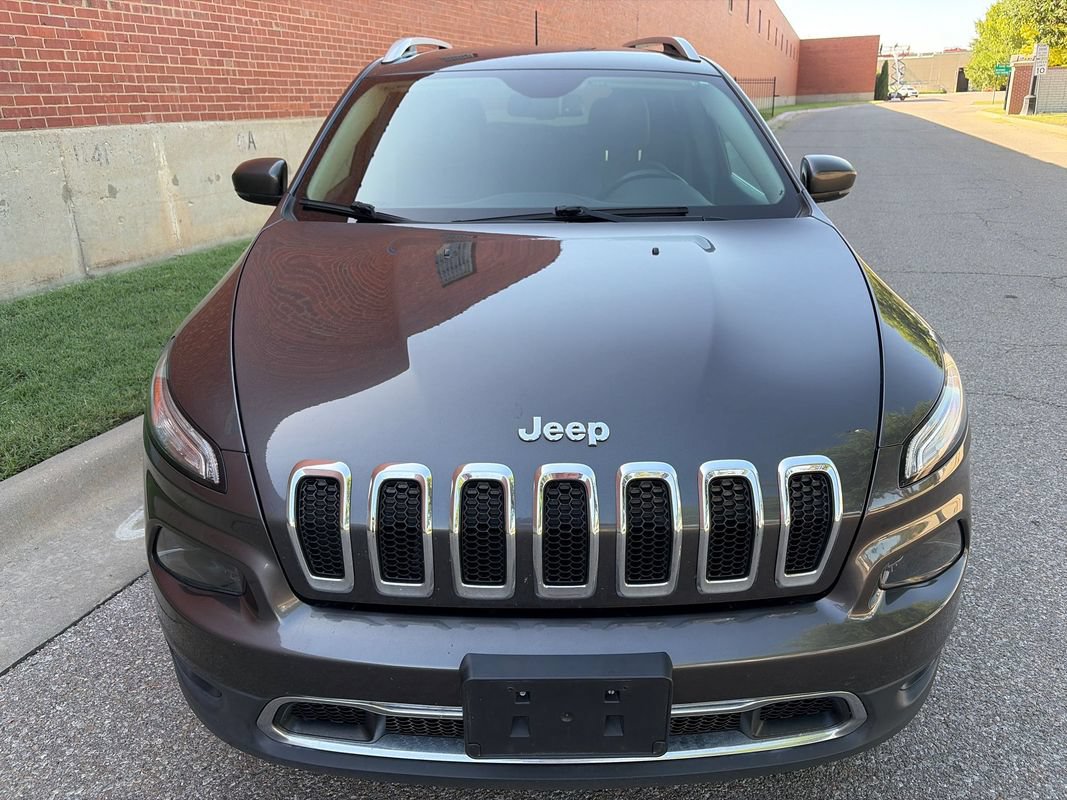 Used 2017 Jeep Cherokee Limited AWD/4WD image 5