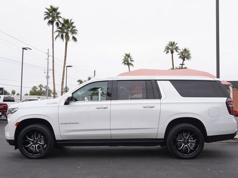 Certified 2024 Chevrolet Suburban High Country image 2