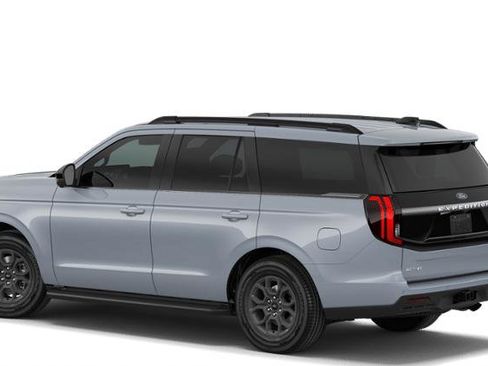 New 2026 Ford Expedition Active image 2