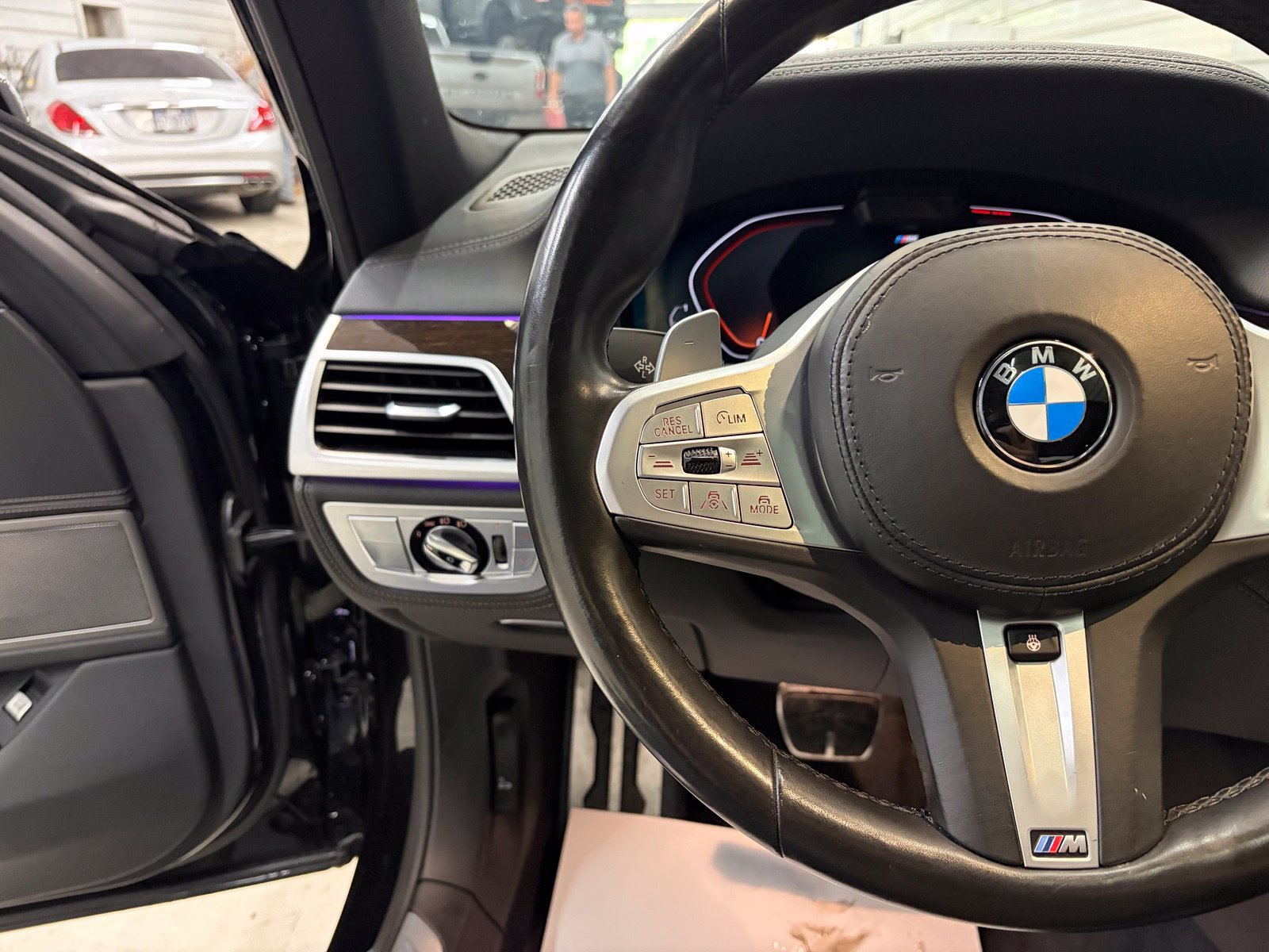 Used 2022 BMW 740i xDrive w/ M Sport Package AWD/4WD image 17