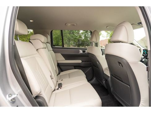 Used 2026 Hyundai Santa Fe SEL FWD image 18