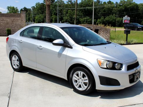 Used 2014 Chevrolet Sonic LT image 20