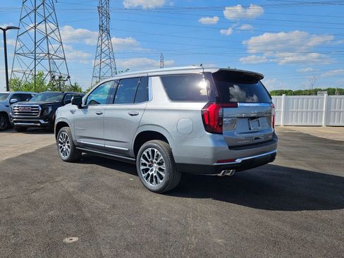 New 2026 GMC Yukon Denali w/ Denali Reserve Package AWD/4WD image 3