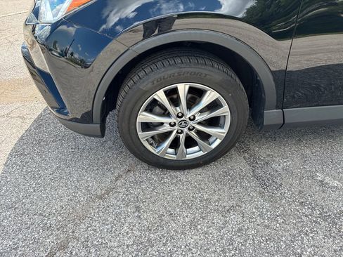 Used 2018 Toyota RAV4 Limited w/ Advanced Technology Package AWD/4WD image 9