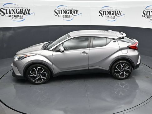 Used 2019 Toyota C-HR XLE FWD image 21
