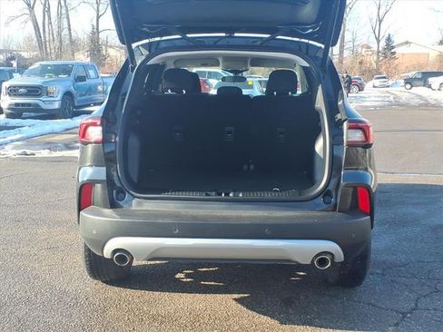 Certified 2023 Ford Escape Active w/ Tech Pack #2 image 9