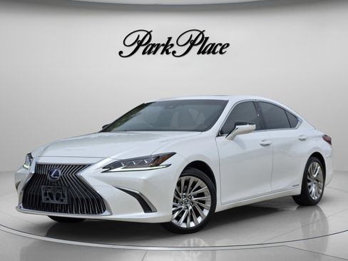 Used 2019 Lexus ES 300h w/ Accessory Package 2 FWD image 1