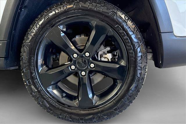 Used 2023 Jeep Grand Cherokee Altitude AWD/4WD image 29