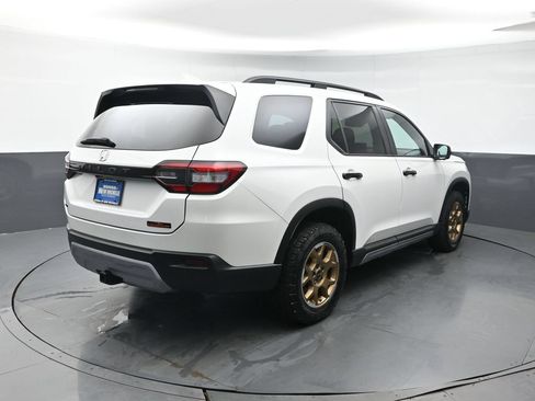 Used 2024 Honda Pilot TrailSport image 6