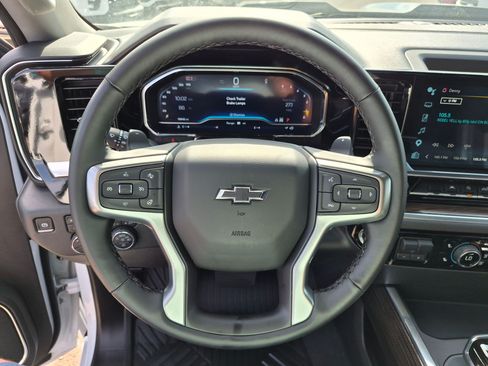 Used 2025 Chevrolet Silverado 1500 LT Trail Boss w/ Convenience Package II AWD/4WD image 16