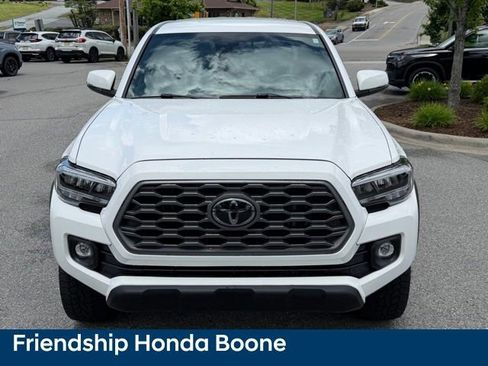 Used 2022 Toyota Tacoma TRD Off-Road AWD/4WD image 2