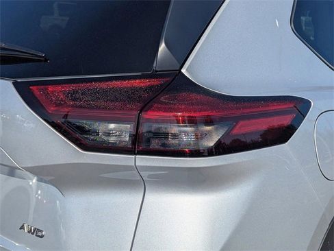 Certified 2025 Nissan Rogue S image 43