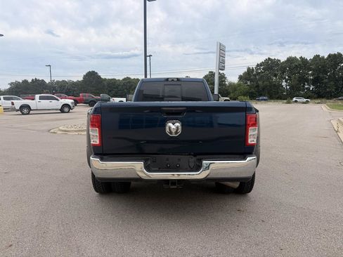 Used 2024 RAM 3500 Tradesman w/ Chrome Appearance Group AWD/4WD image 4