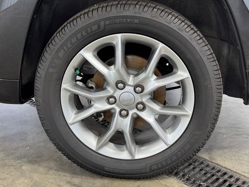 Used 2016 Jeep Grand Cherokee Summit w/ Platinum Series Group AWD/4WD image 31