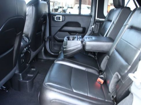 Used 2021 Jeep Wrangler Unlimited Sahara AWD/4WD image 38