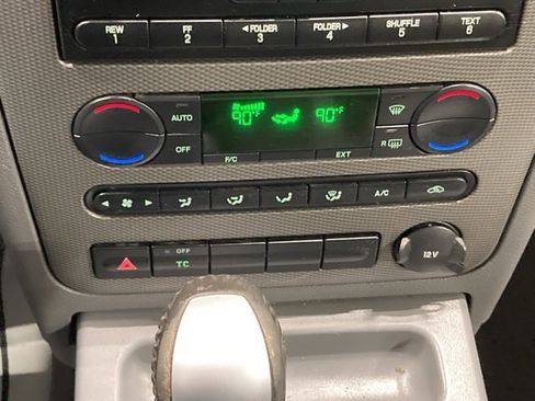 Used 2005 Ford Freestyle SEL image 16