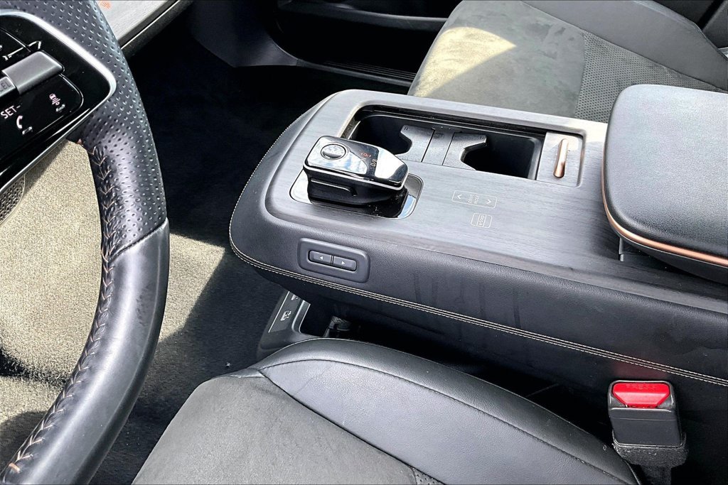 Used 2023 Nissan Ariya FWD image 19