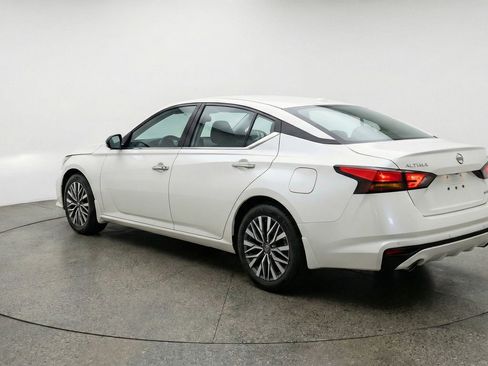 Used 2025 Nissan Altima 2.5 SV image 6