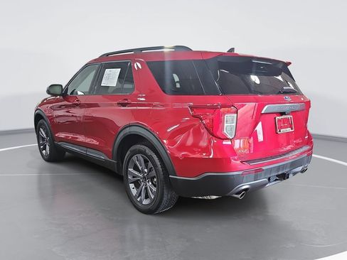 Used 2022 Ford Explorer XLT w/ Equipment Group 202A AWD/4WD image 6