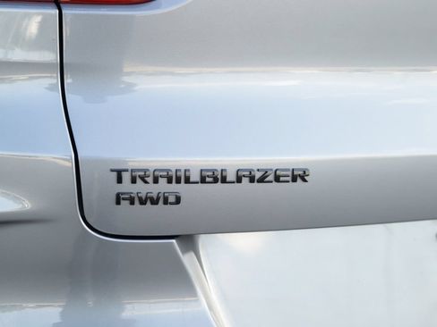 Used 2021 Chevrolet TrailBlazer RS AWD/4WD image 31