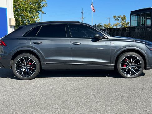 Used 2019 Audi Q8 Premium Plus w/ Premium Plus AWD/4WD image 2