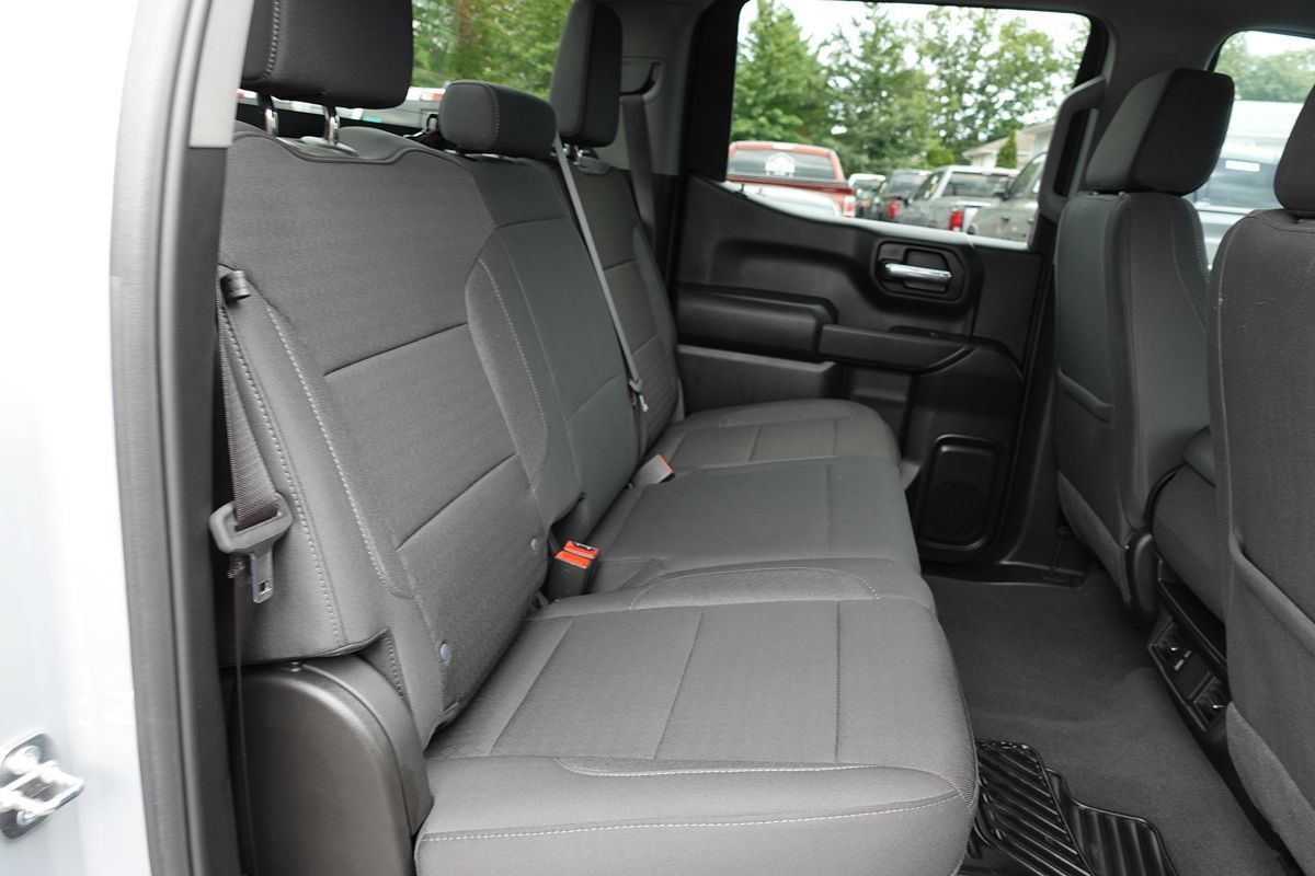 Used 2024 Chevrolet Silverado 1500 Custom w/ Dark Appearance Package AWD/4WD image 31