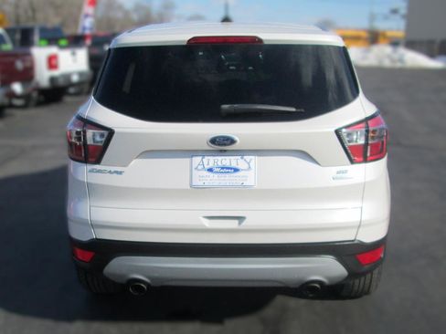 Used 2017 Ford Escape SE image 8