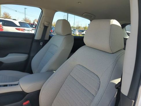 Certified 2025 Honda HR-V LX image 12