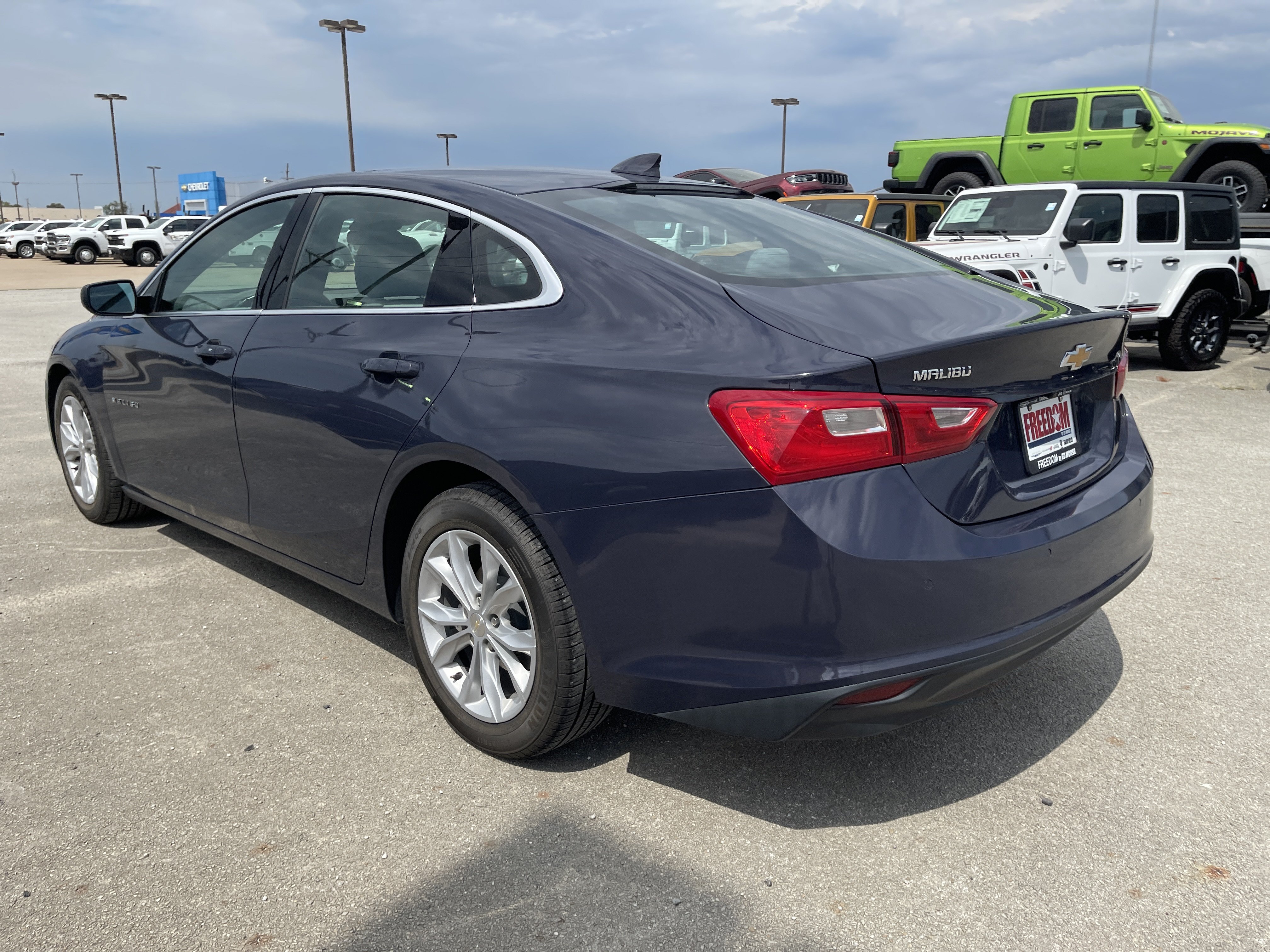 Used 2025 Chevrolet Malibu LT FWD image 6
