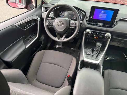 Used 2025 Toyota RAV4 LE AWD/4WD image 20