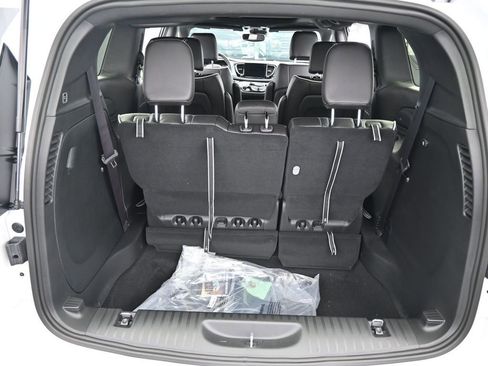 New 2026 Chrysler Pacifica Limited w/ S Appearance Package image 33