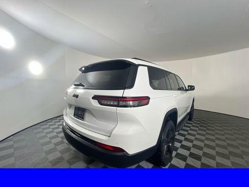 New 2025 Jeep Grand Cherokee L Altitude image 11